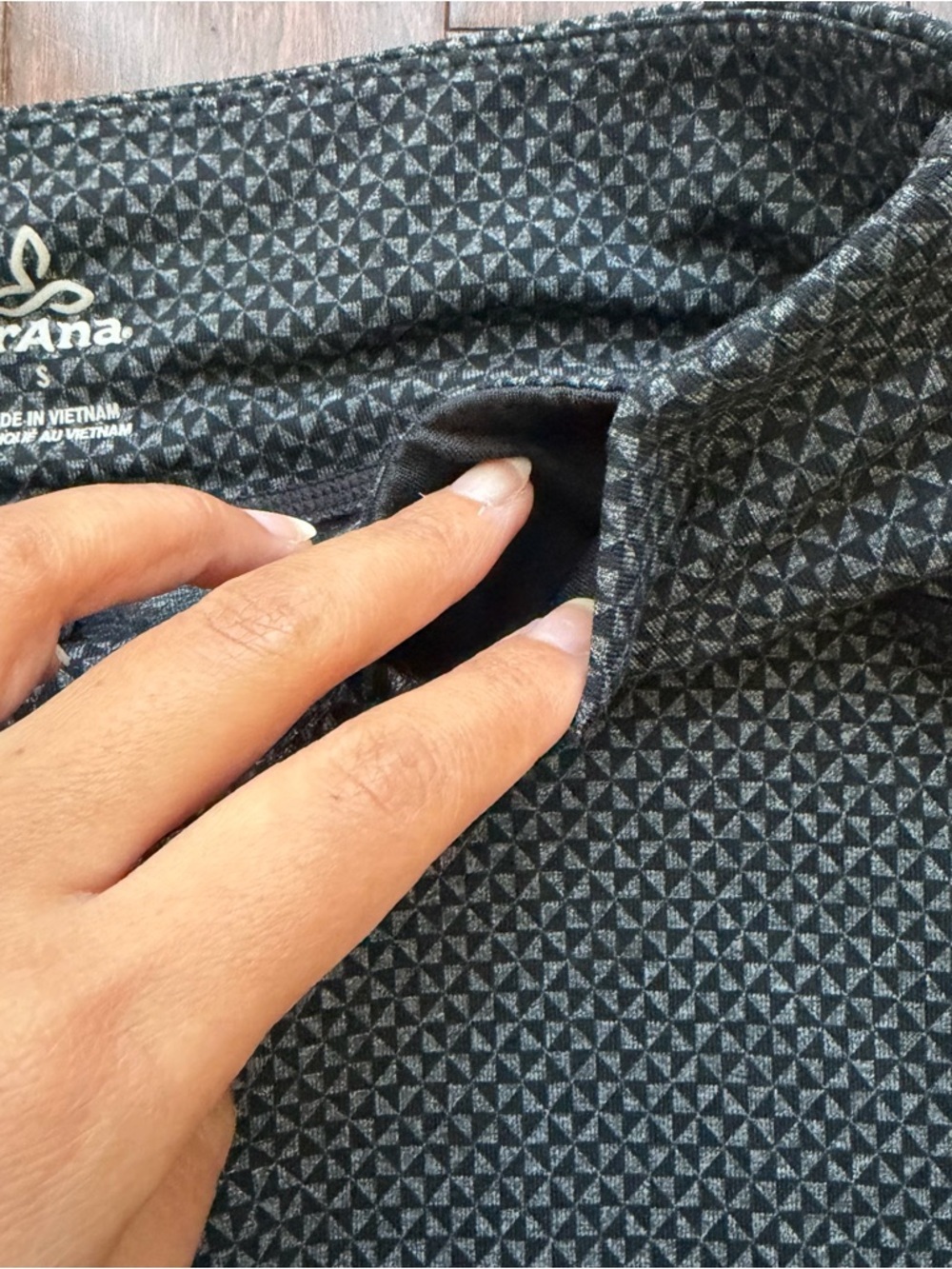 PrAna Women’s Active Leggings Size S Geometric Print Black Gray Workout Gym - Picture 3 of 7